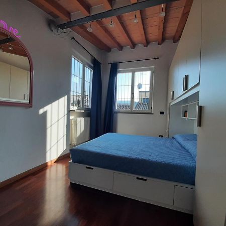 Appartamento Sui Tetti Di Parma Kültér fotó
