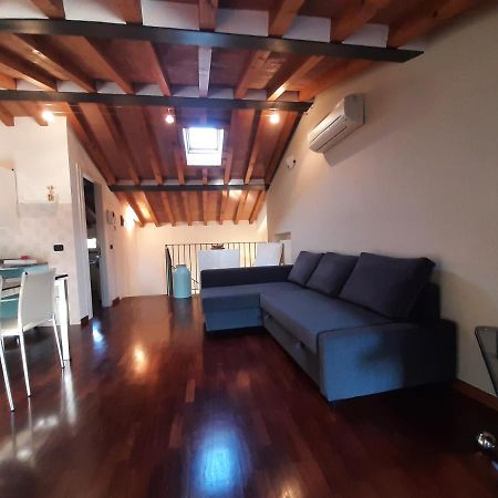 Appartamento Sui Tetti Di Parma Kültér fotó