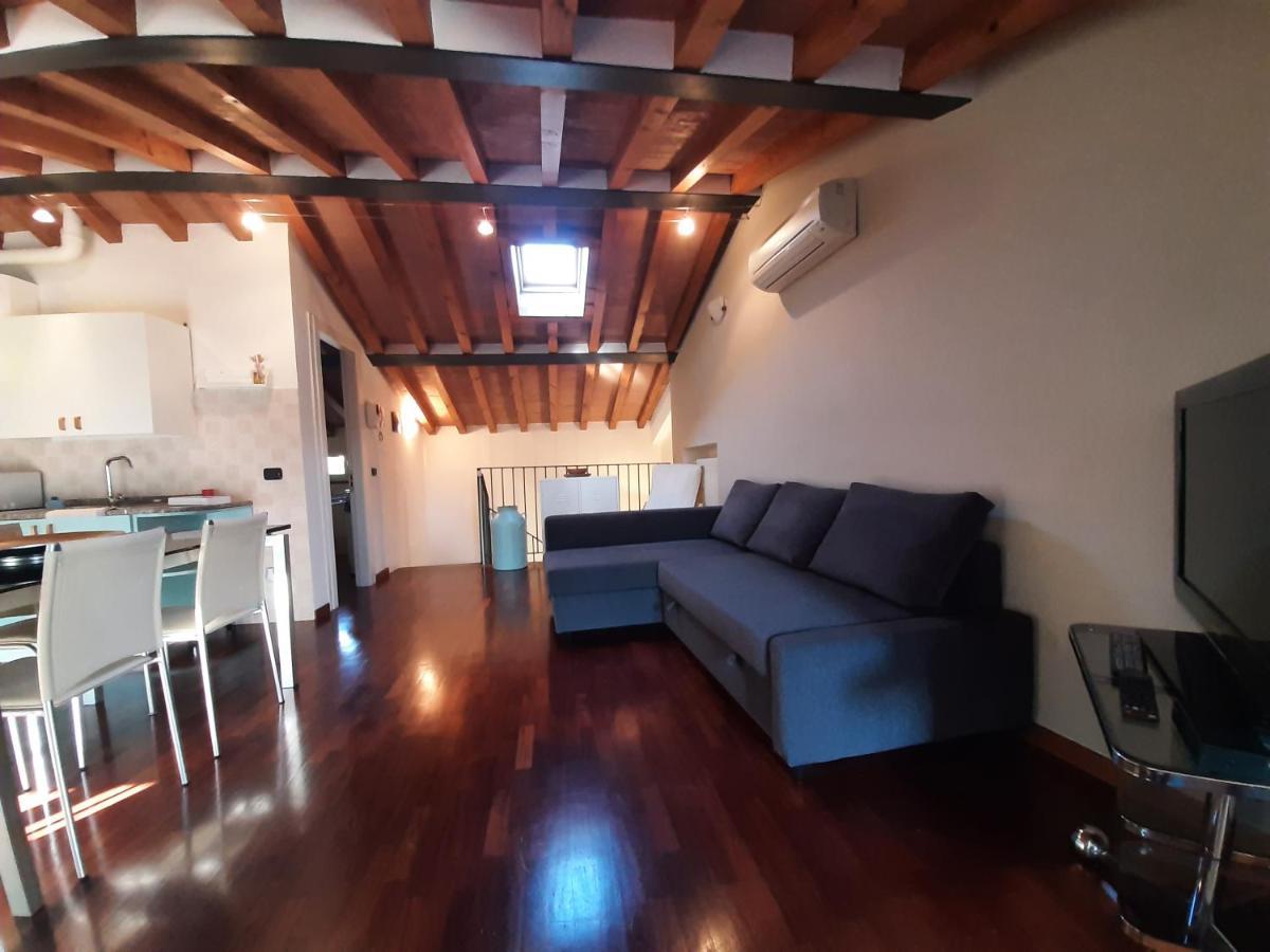 Appartamento Sui Tetti Di Parma Kültér fotó