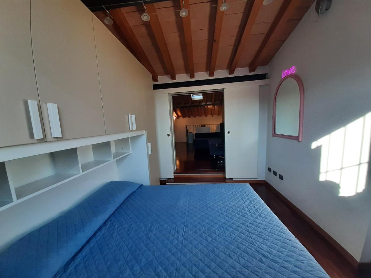 Appartamento Sui Tetti Di Parma Kültér fotó